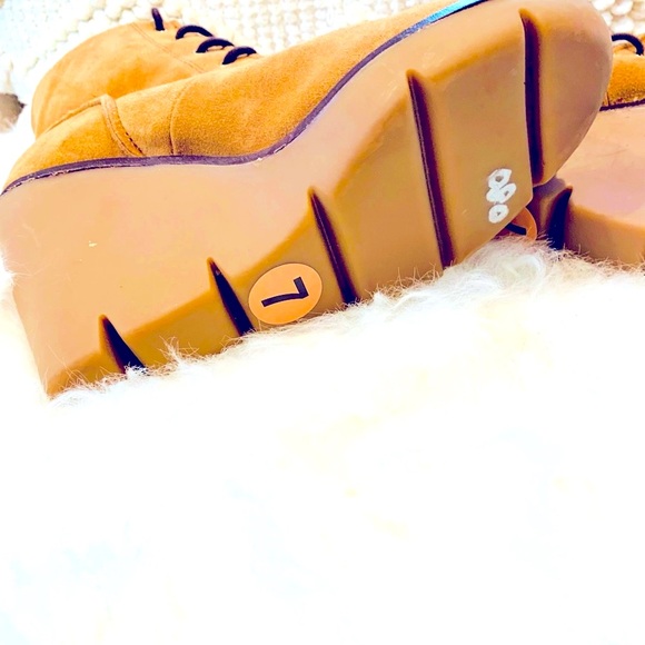 MICHAEL KORS NWOT SEXY WEDGE BOOTIE BROWN SUEDE & FAUX SHERLING ANKLE BOOT STYLE - Picture 5 of 6